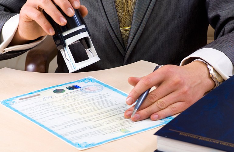 Нотаріусам можуть дозволити реєструвати шлюби та розлучення