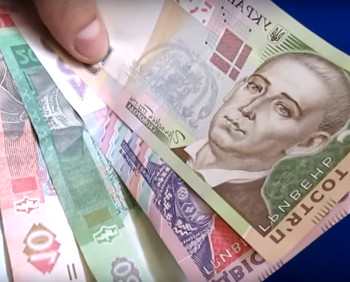 Скільки українці щомісяця витрачають на алкоголь – Держстат