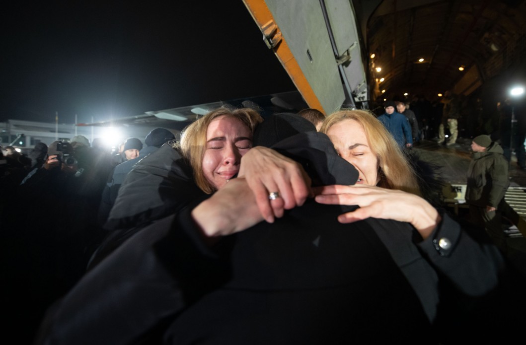 В ОП опублікували список звільнених українців