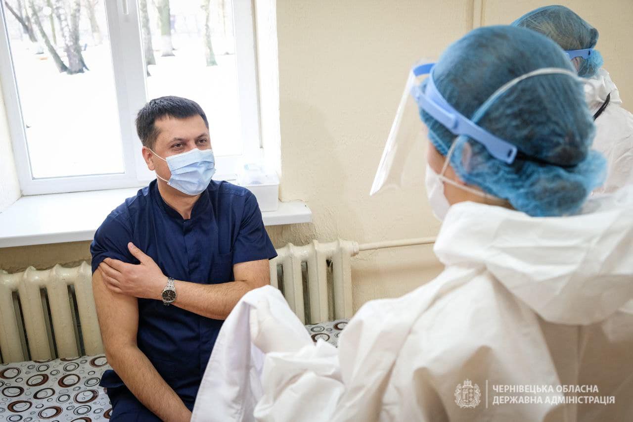 Стало відомо, які документи потрібні для вакцинації проти COVID-19